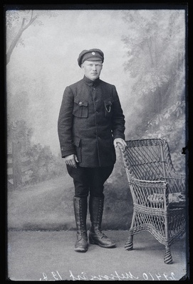 Sõjaväelane Metsamärt.  duplicate photo