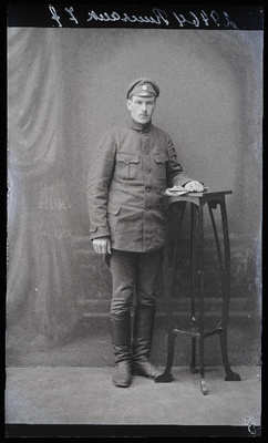 Sõjaväelane Ruusaauk.  duplicate photo