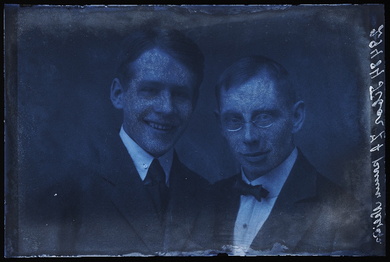 Kaks Viljandi Maakonnavalitsuse töötajat, (foto tellija Tibar).