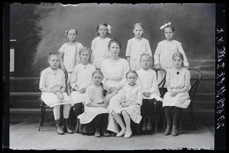 Viljandi Eesti Haridusseltsi Gümnaasiumi I ettevalmistusklass.