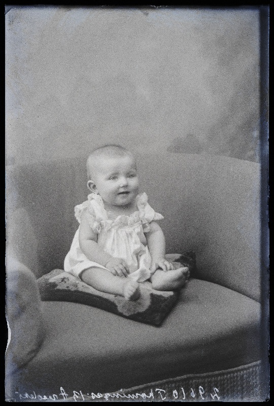 Väike laps, (foto tellija Toomingas [Thomingas]).