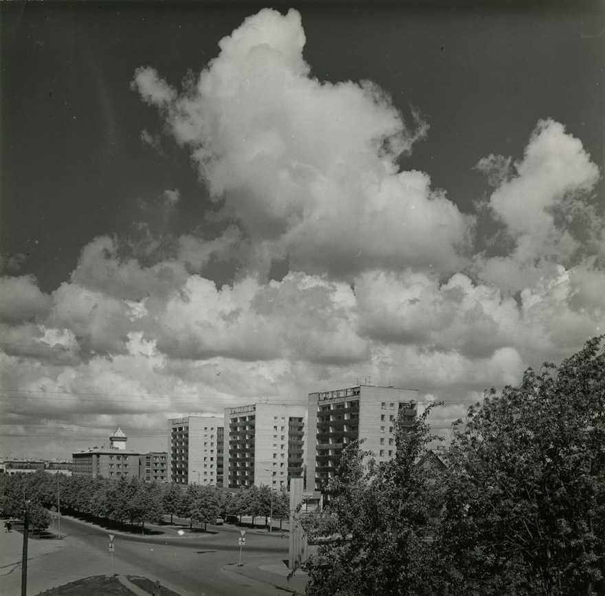 Narva vaade. Eluhooned arh M. Palm