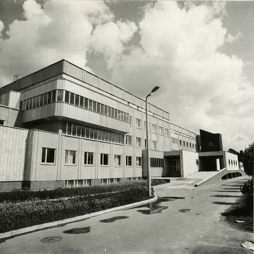 Rakvere sünnitushaigla, vaade sissepääsule. Arhitekt Ilmar Puumets