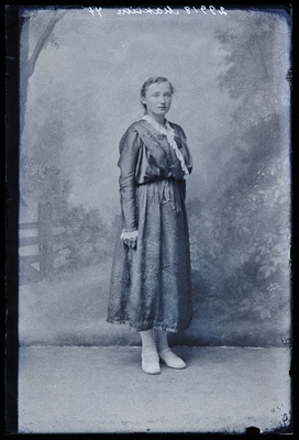 Linda Maksim, (Rutikvere vald).  duplicate photo