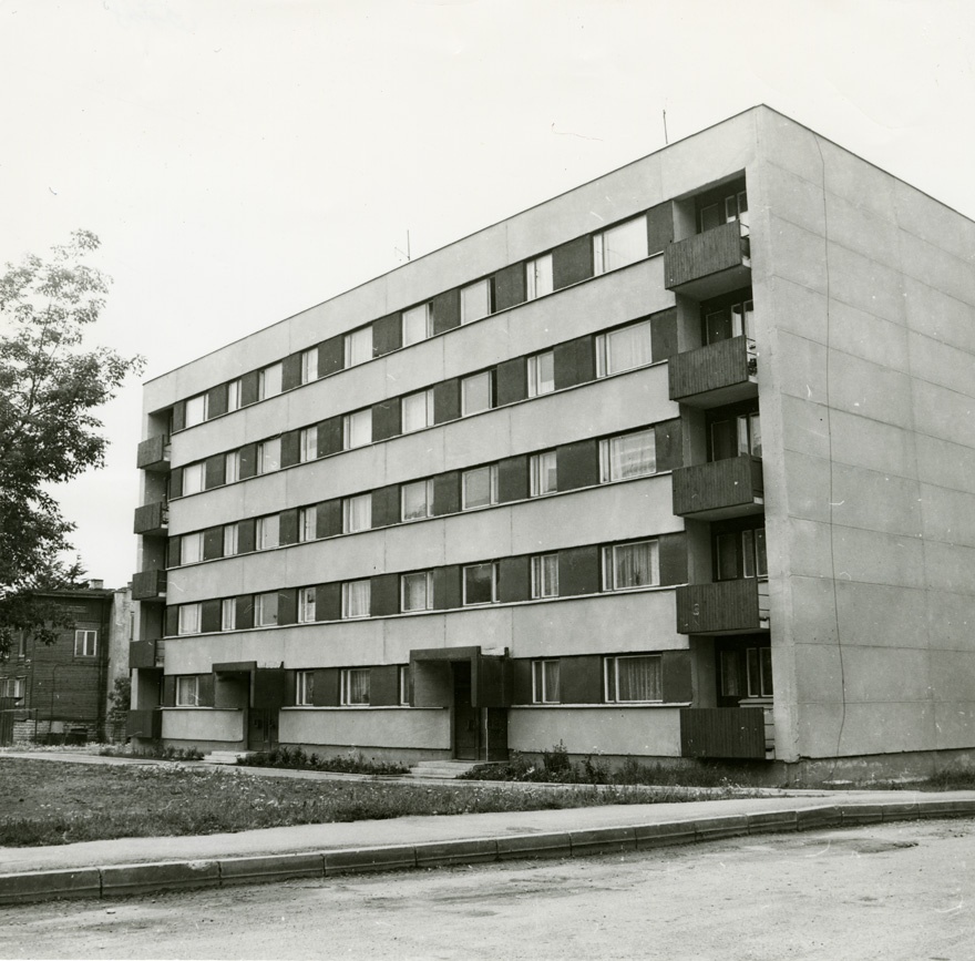 Korterelamu Rakveres, eestvaade