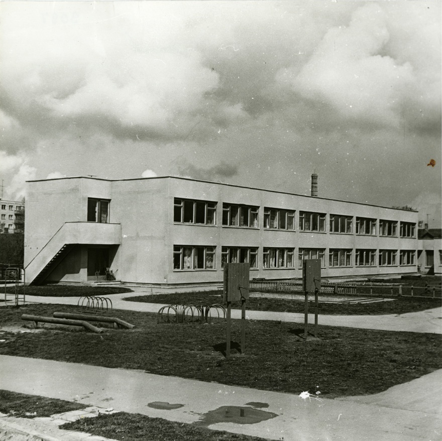 Rakvere lasteaed, tagantvaade