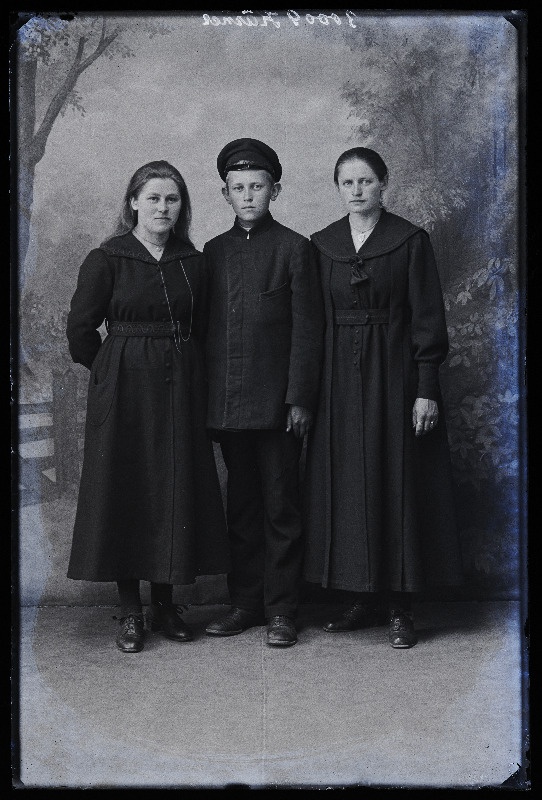 Grupp inimesi, (foto tellija Kärner).