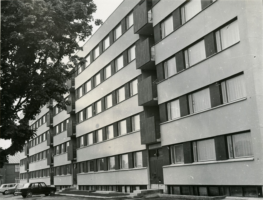 Korterelamu Rakveres, eestvaade