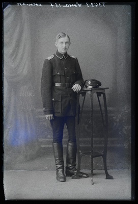 Sõjaväelane Sova.  duplicate photo