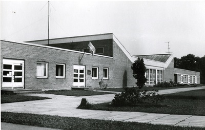 Tabasalu teeninduskeskus, vaade. Arhitekt Tõnu Liigand  similar photo