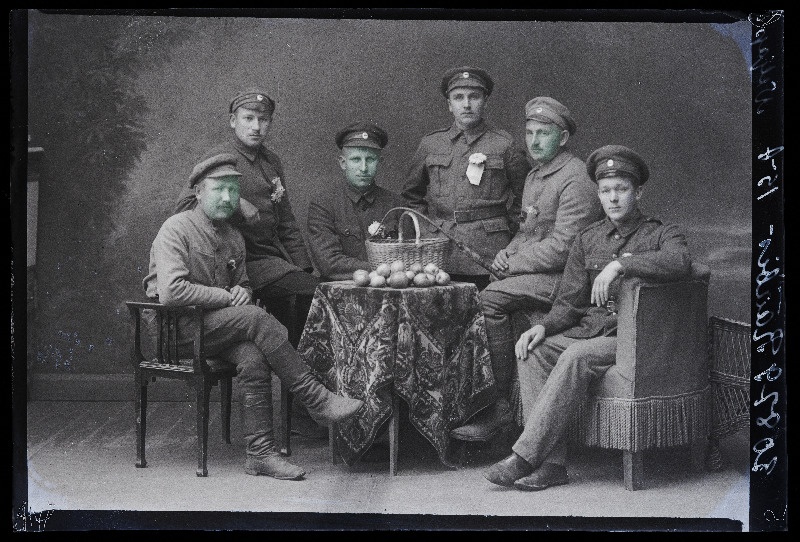 Grupp sõjaväelasi, (foto tellija Rääbis).