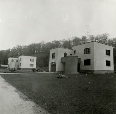 Pirita Lillekasvatuse Näidissovhoosi ühepereelamu, üldvaade. Arhitekt Hans Kõll  similar photo