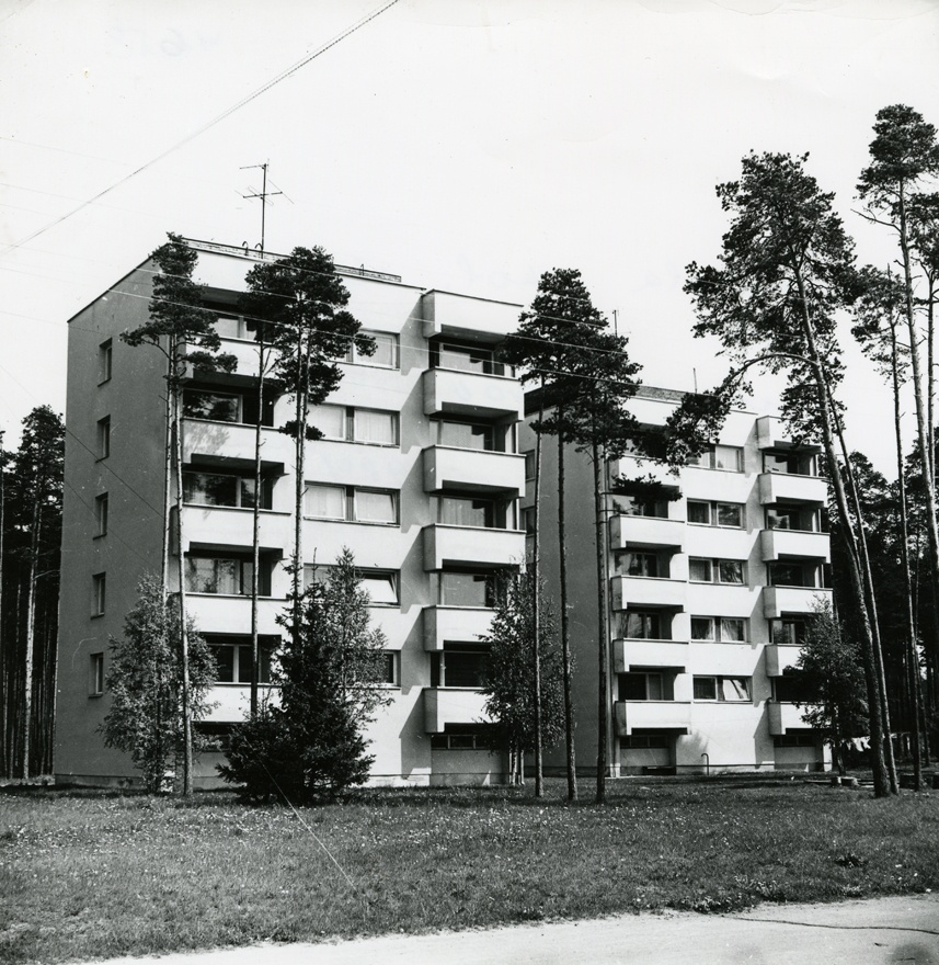 Padise korterelamud, tagantvaade. Arhitekt Boris Mirov