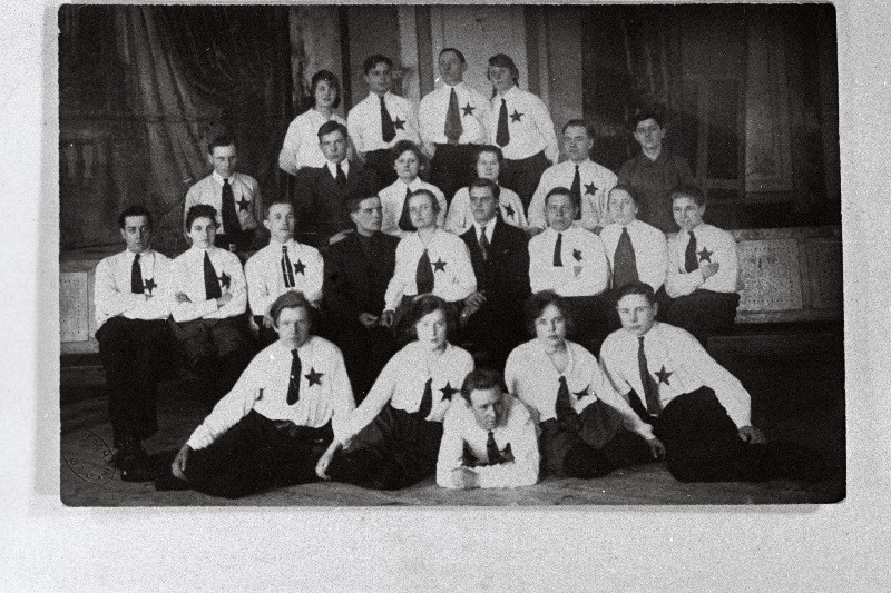 Töölisspordiseltsi Herkules Pärnu osakonna liikmeid. Herkules tegutses aastail 1922.- 1923. Grupipilt.