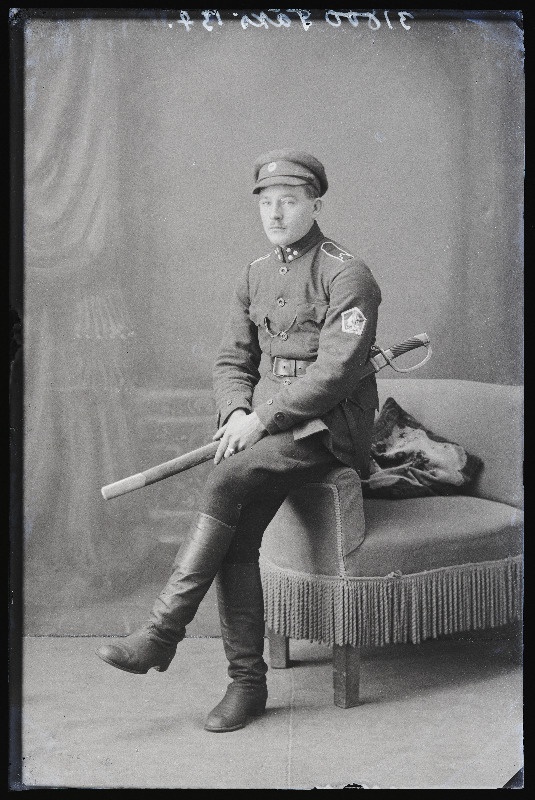 Sõjaväelane Täks, Sakala Partisanide Polk.