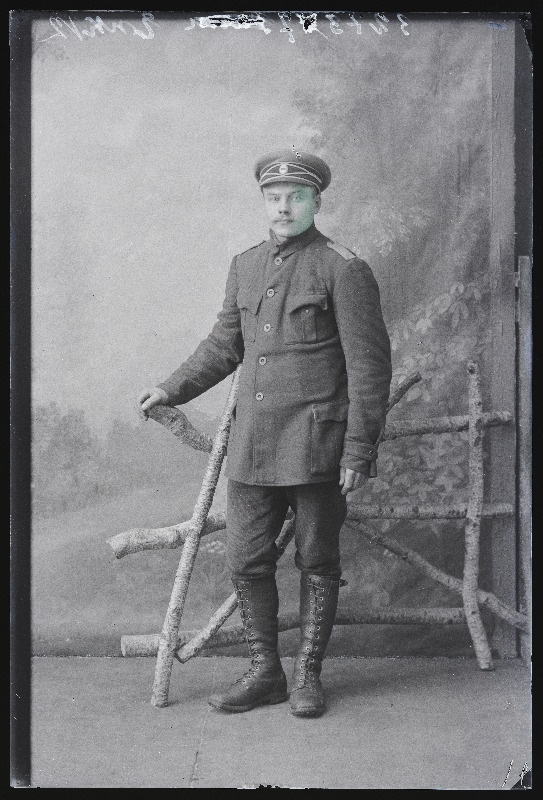 Sõjaväelane August Enk.
