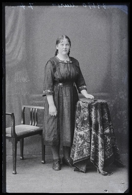 Salme Murs.  duplicate photo