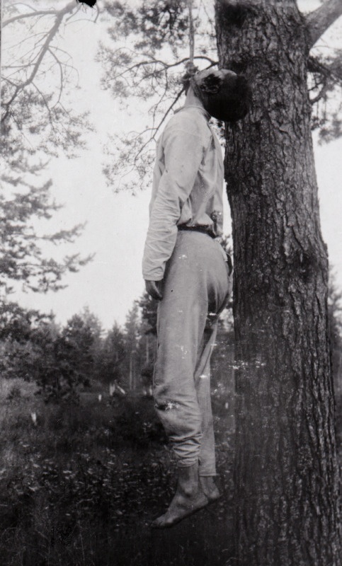 Valgekaartliku kindrali Bulak-Balahhovitši väesalga poolt Vabadussõja ajal kinnipüütud ja Krestõ lähedal Riia-Peterburi kivitee ääres ülespoodud kommunist.