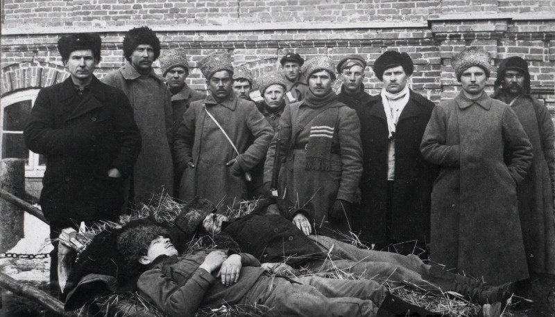 Vabadussõda. Würkeni (Virkeni) mõisa lahingus langenud 6.Jalaväepolgu 3.roodu sõdurid.