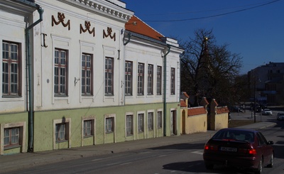 Rakvere Gümnaasiumi naisõpilased rongkäigus rephoto