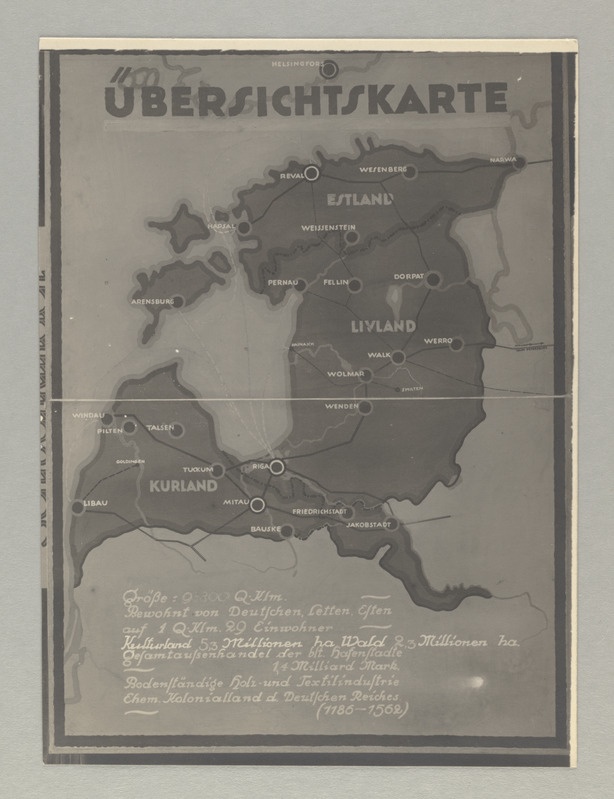 "Livland-Estland Austellung". Fotokoopiad näituse väljapanekutest: skeeme ja kaarte Eesti- ja Liivimaa kohta majandusest, rahvastikust jms. stende balti-saksa kultuuritegelastest, venelaste sõjavastase propaganda plakateid, metsloomade topiseid jm.