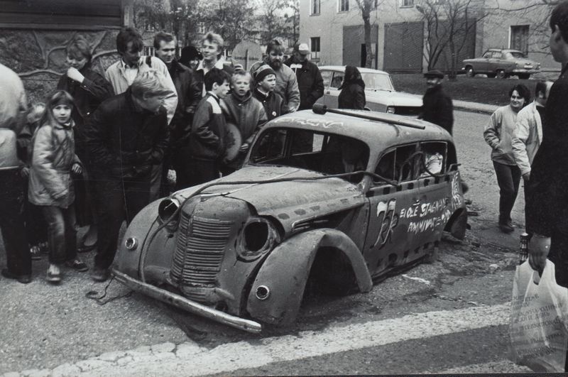 Performance Oktoobri tänaval Põlvas