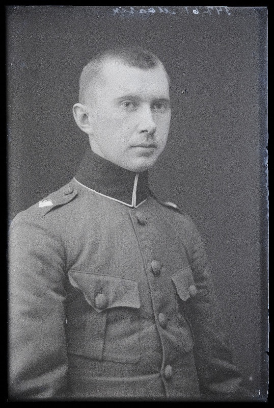 Sõjaväelane Maasik.