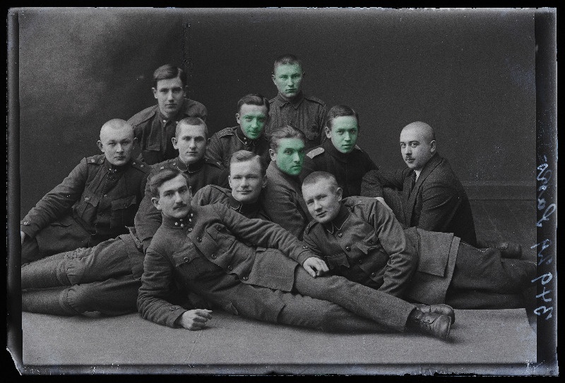 Grupp sõjaväelasi, (foto tellija Saks).