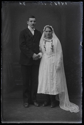 Noorpaar Särev.  duplicate photo