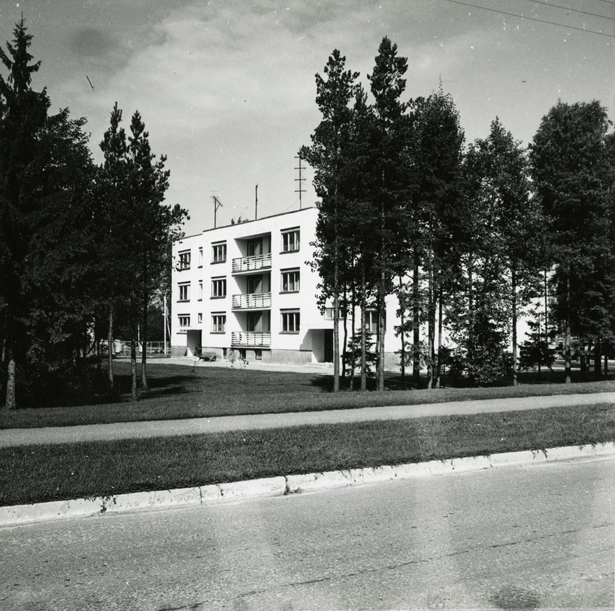 Korterelamu Libatses, vaade