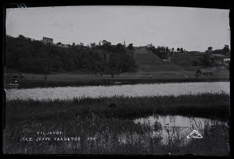 Viljandi. Üle järve vaadates. 128