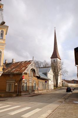 Vaade Rakvere Kolmainu kirikule Pikal tänaval rephoto