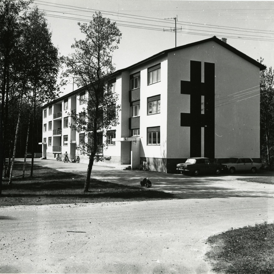 Korterelamu Libatses, vaade