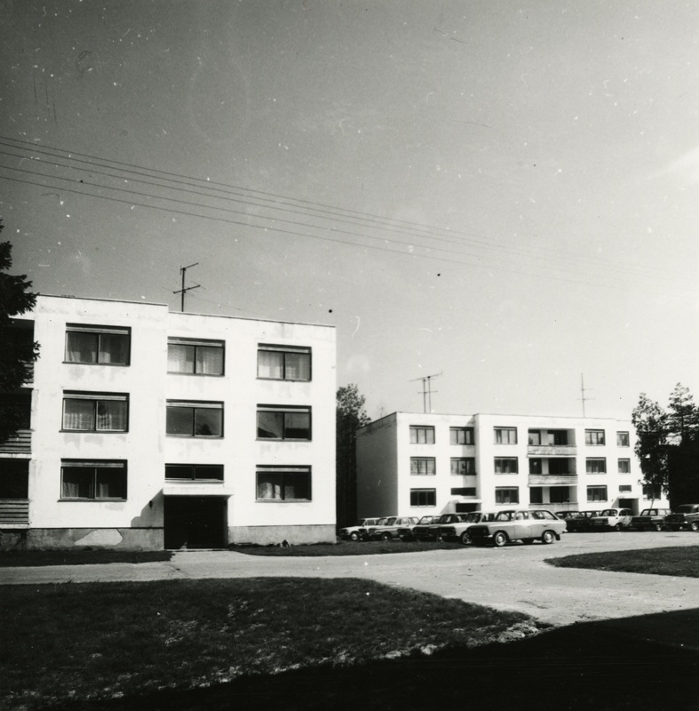 Korterelamu Libatses, vaade