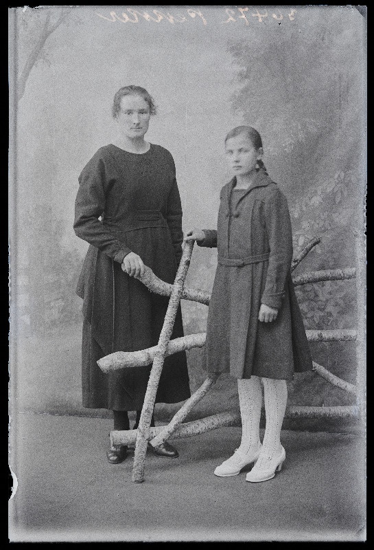 Pekker tütrega.