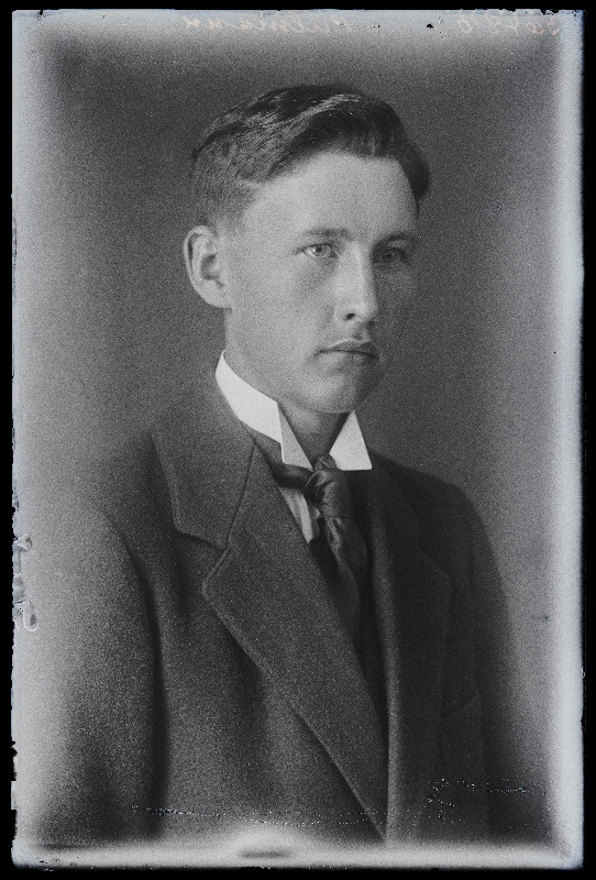 Oskar Piilmann, (Olustvere Põllutöö Keskkool).