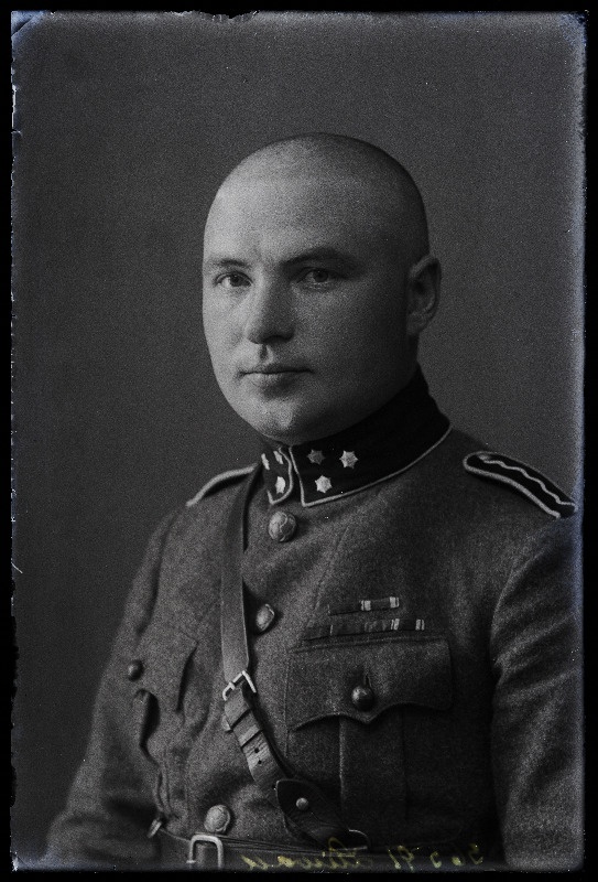 Sõjaväelane Liivak.