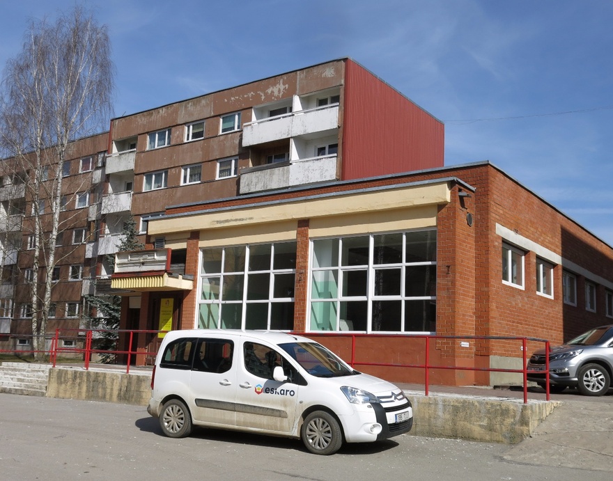 Raamatupood Tartus Annelinnas, vaade hoonele rephoto