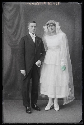 Noorpaar Feldmann.  duplicate photo