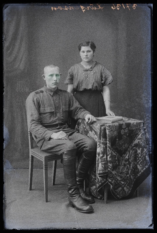 Jürgenson naisega.