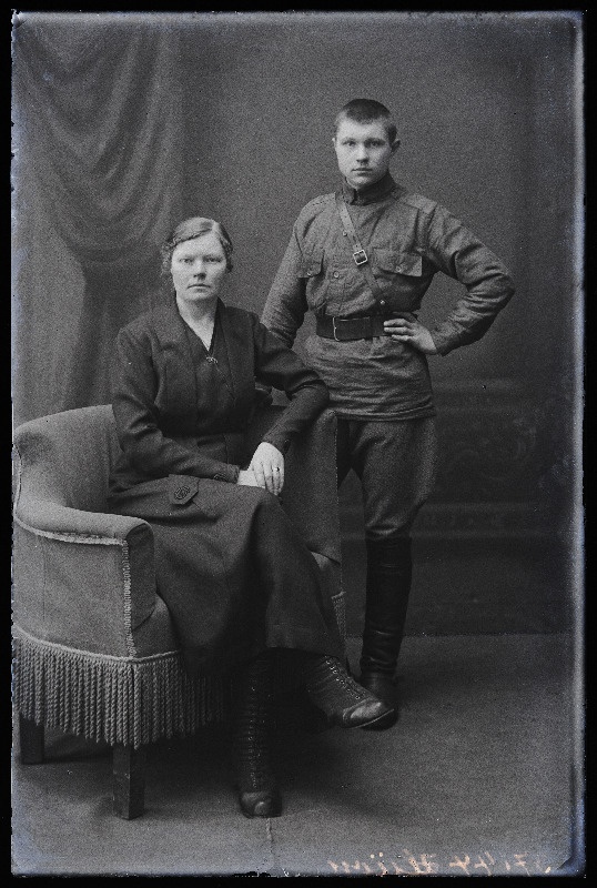 Naine [pojaga], (foto tellija Hiion).