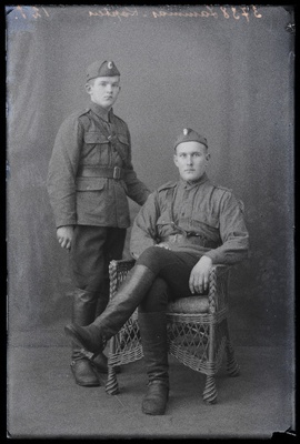 Sõjaväelased Lammas ja Kapten.  duplicate photo