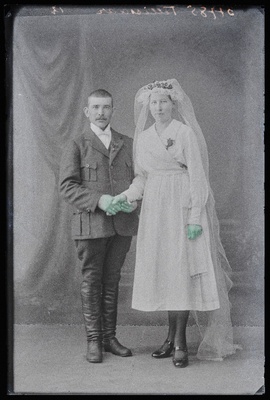 Noorpaar Tellissaar.  duplicate photo