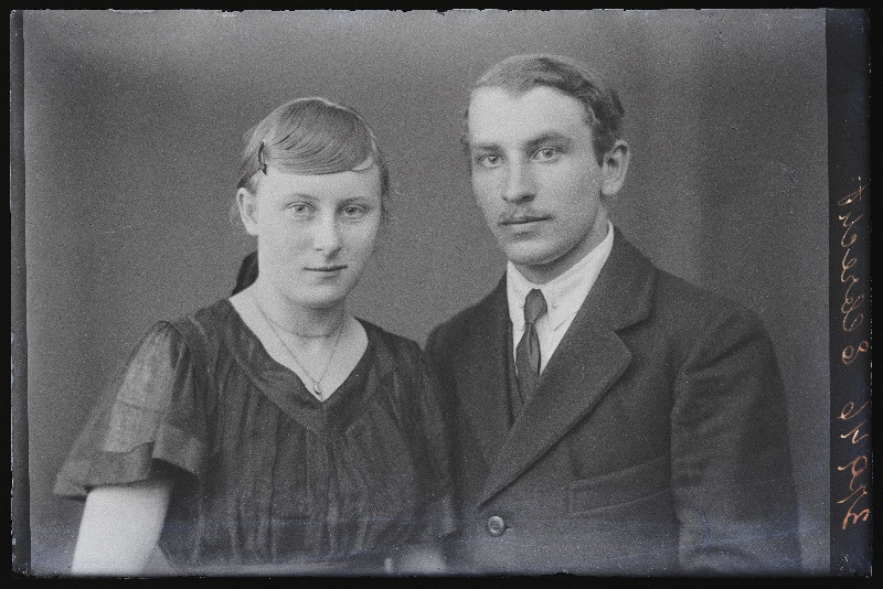 Elbrecht naisega.