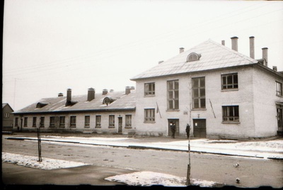 Negatiiv. Teeninduskombinaat "Haapsalu" hooned.
Kopeerija: M. Arro, 1967.  similar photo