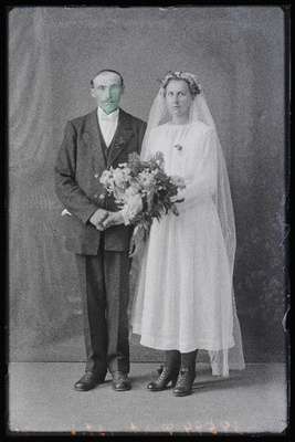 Noorpaar, August Port abikaasaga.  duplicate photo