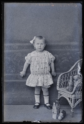 Asta Sonn.  duplicate photo