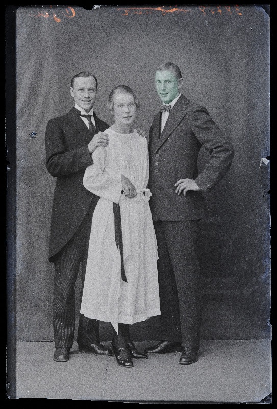 Grupp inimesi, (foto tellija Oja).