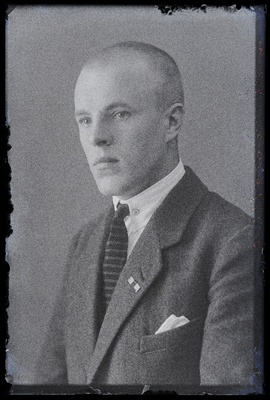 Leppik.  duplicate photo