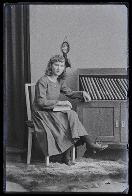 Laretei.  similar photo